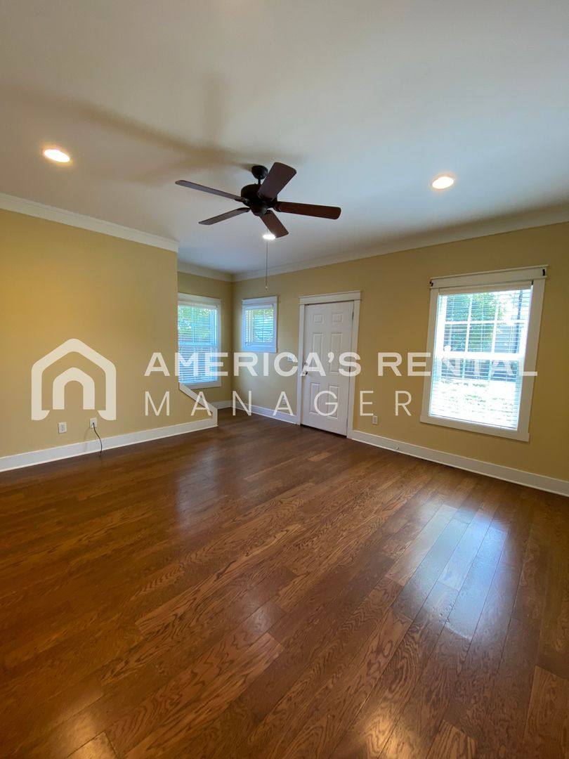 Townhouse for rent at 502 16th St, Tuscaloosa, AL 35401