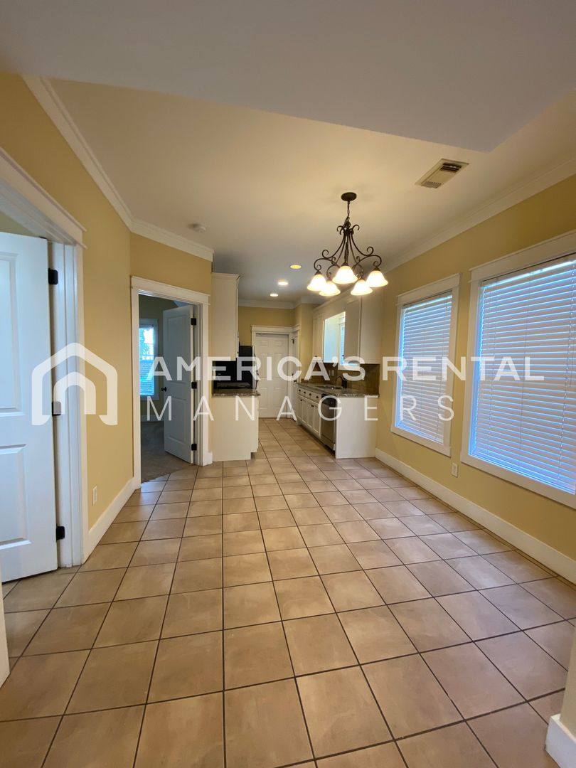 Townhouse for rent at 502 16th St, Tuscaloosa, AL 35401