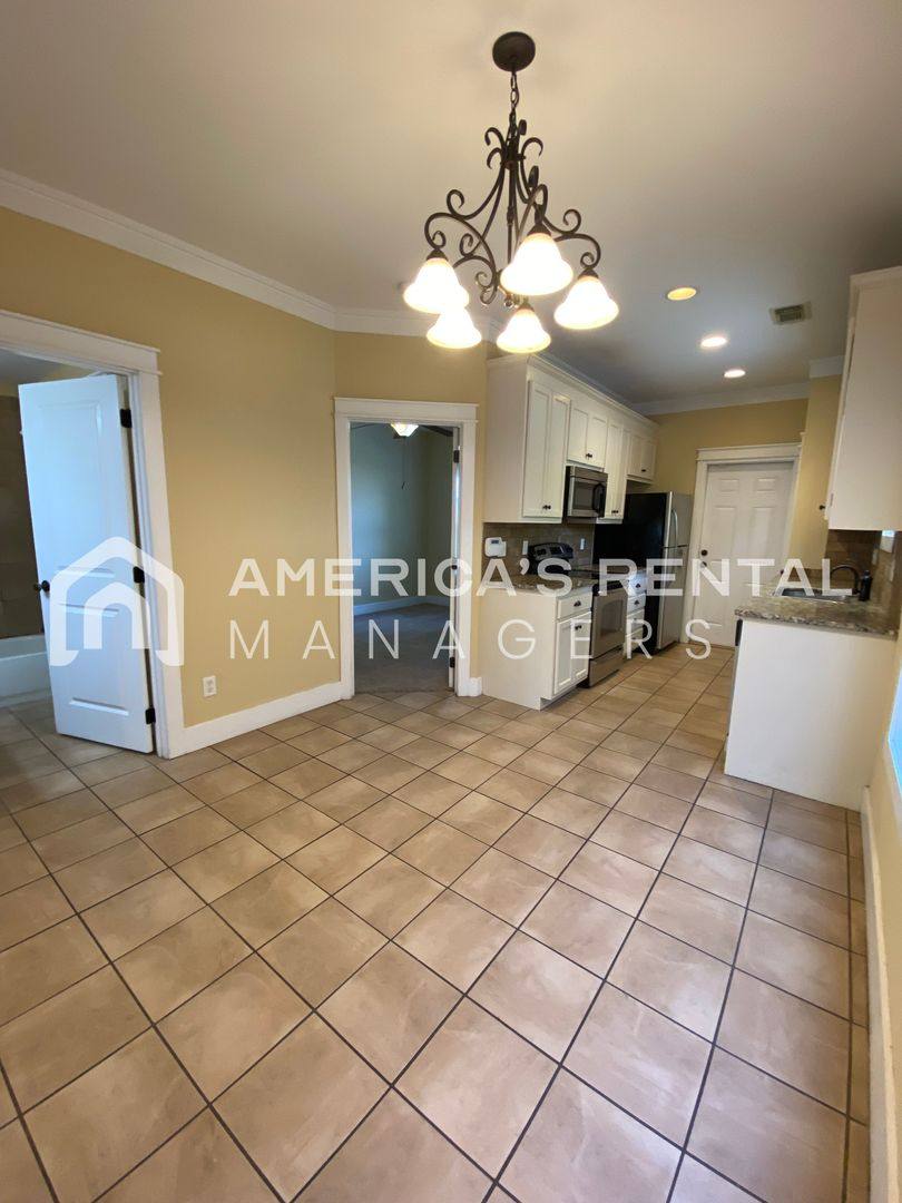 Townhouse for rent at 502 16th St, Tuscaloosa, AL 35401