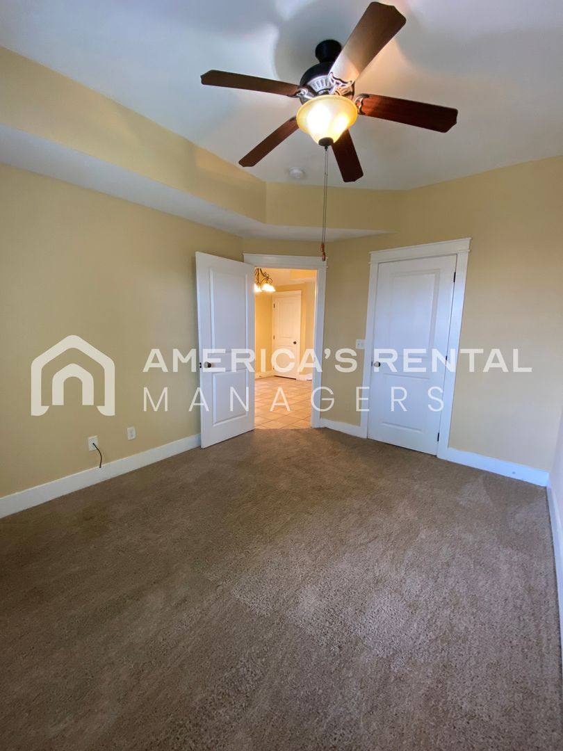 Townhouse for rent at 502 16th St, Tuscaloosa, AL 35401