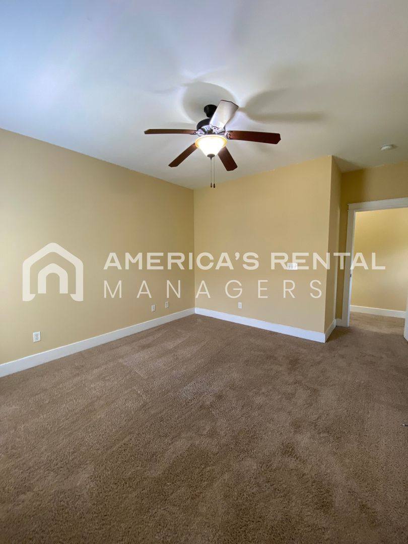 Townhouse for rent at 502 16th St, Tuscaloosa, AL 35401