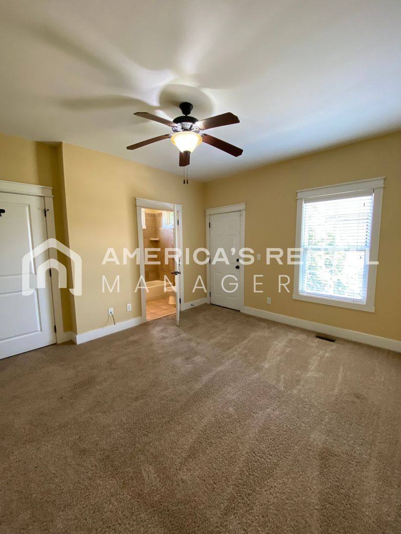 Townhouse for rent at 502 16th St, Tuscaloosa, AL 35401