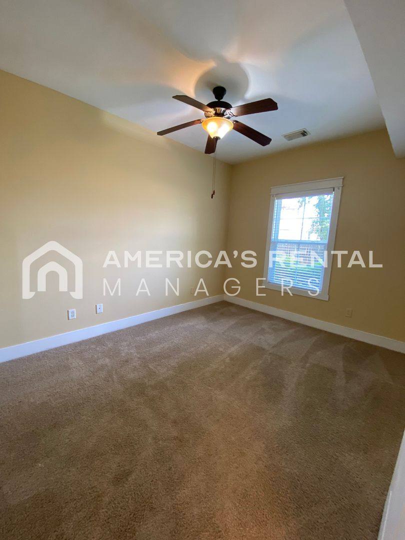 Townhouse for rent at 502 16th St, Tuscaloosa, AL 35401