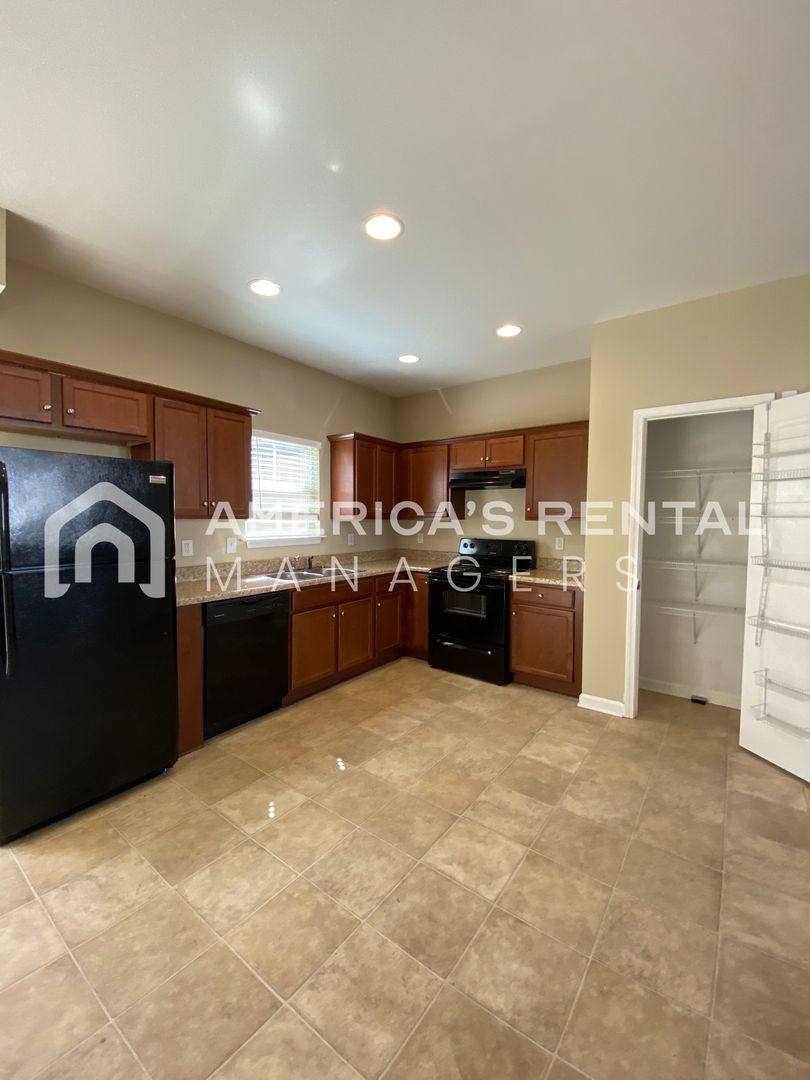 Townhouse for rent at 133 The Heights Dr, Calera, AL 35040