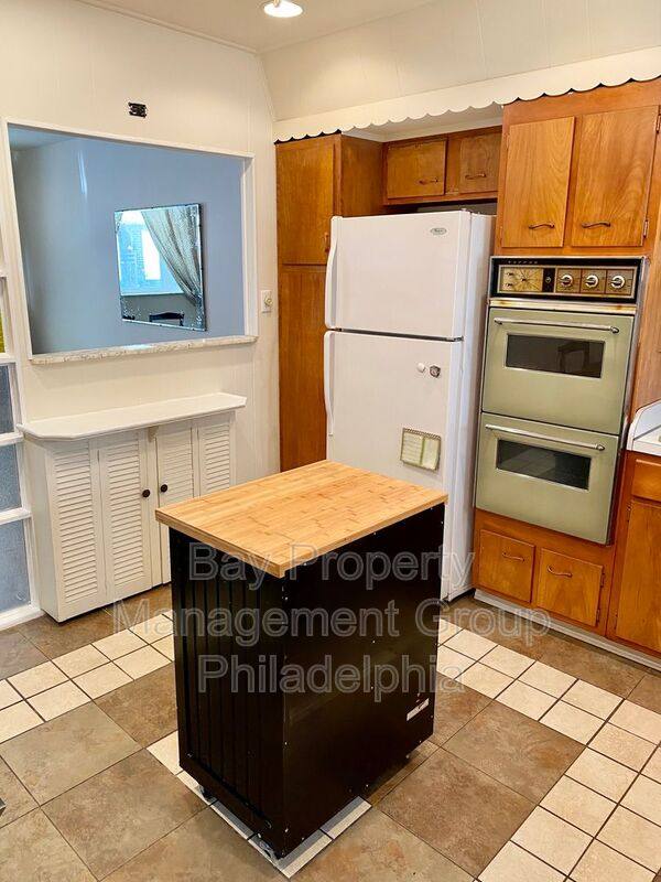 Townhouse for rent at 735 Manton St, Philadelphia, PA 19147