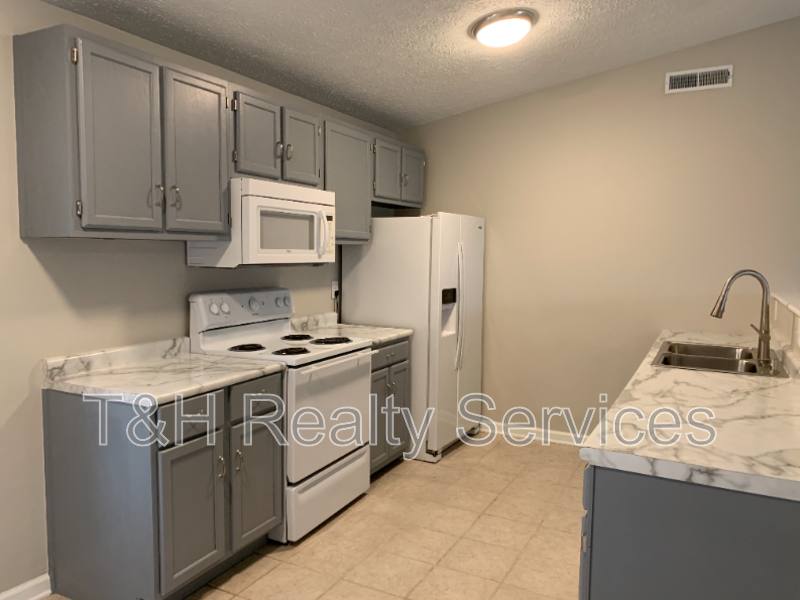 House for rent at 8705 Zephyr Dr, Indianapolis, IN 46217