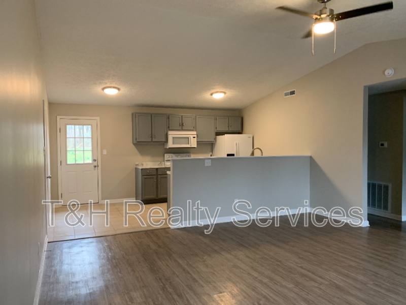 House for rent at 8705 Zephyr Dr, Indianapolis, IN 46217