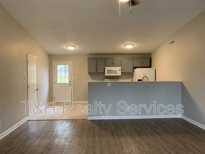 House for rent at 8705 Zephyr Dr, Indianapolis, IN 46217