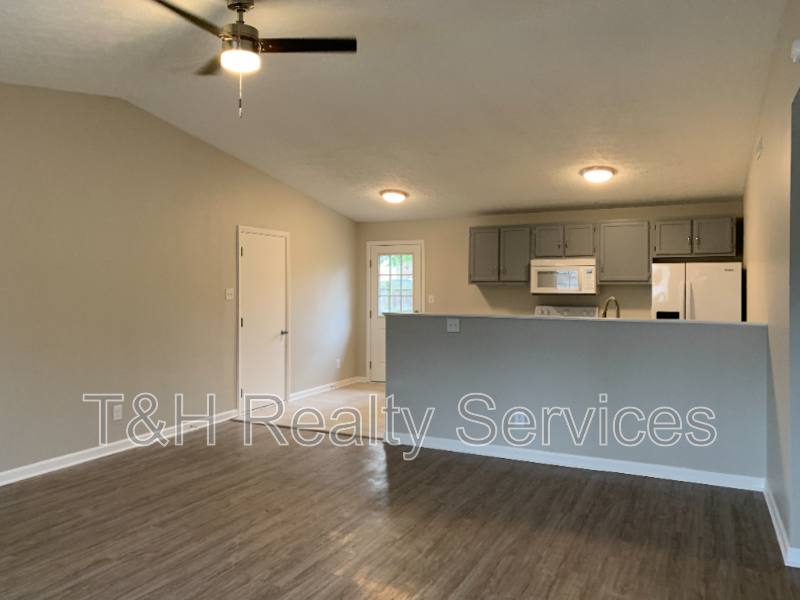 House for rent at 8705 Zephyr Dr, Indianapolis, IN 46217
