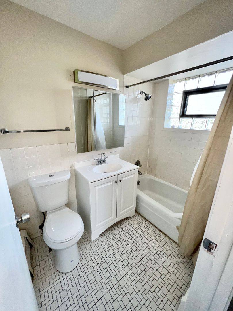 Apartment for rent at 317 & 320 N Harvard Ave, Villa Park, IL 60181