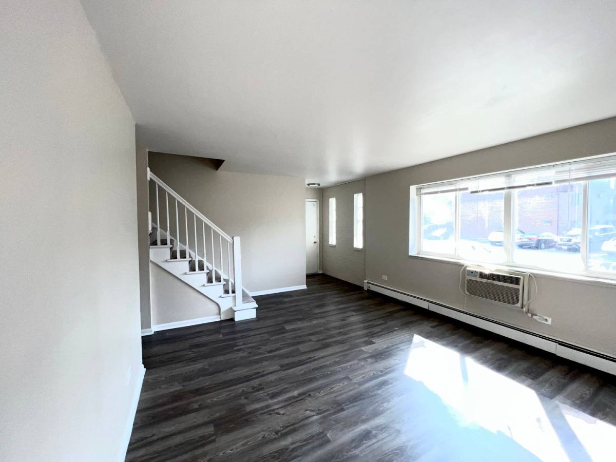 Apartment for rent at 317 & 320 N Harvard Ave, Villa Park, IL 60181