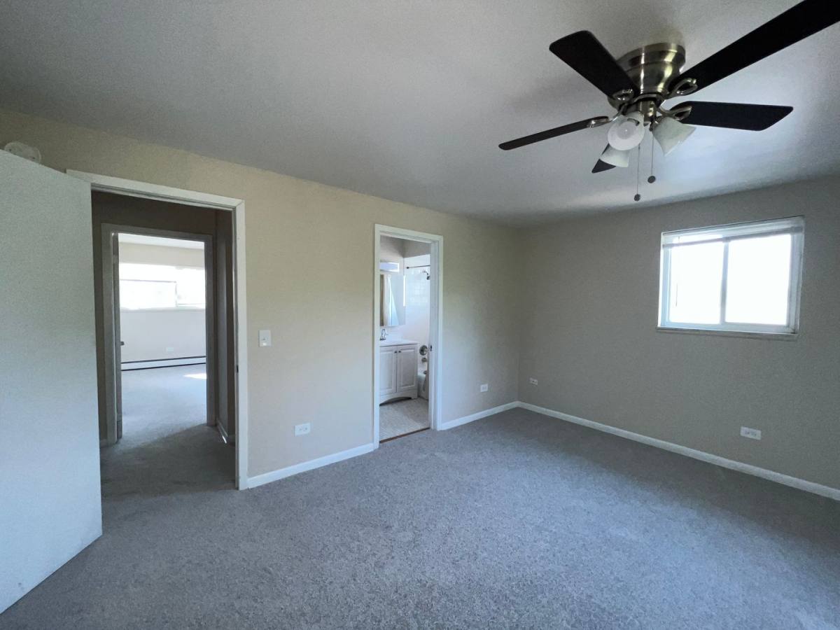 Apartment for rent at 317 & 320 N Harvard Ave, Villa Park, IL 60181