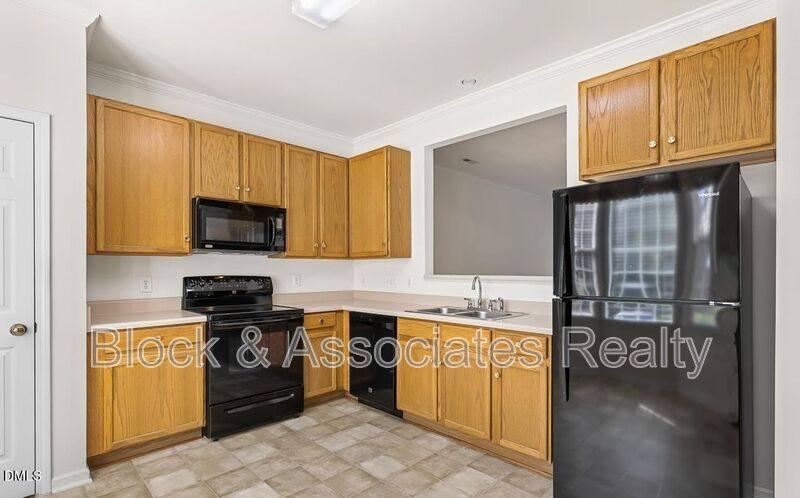Townhouse for rent at 304 Nottinghill Walk, Apex, NC 27502