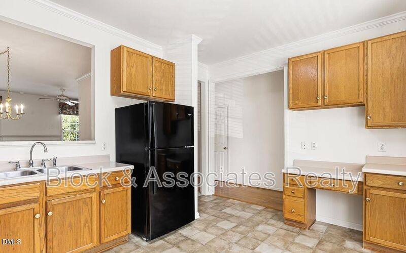 Townhouse for rent at 304 Nottinghill Walk, Apex, NC 27502