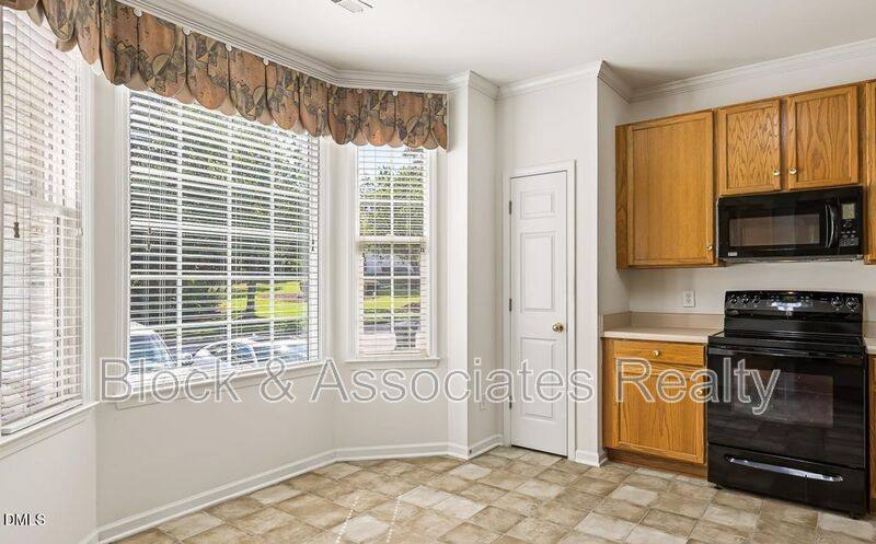 Townhouse for rent at 304 Nottinghill Walk, Apex, NC 27502