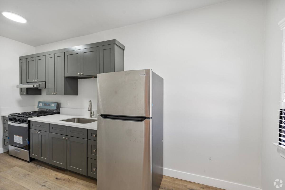 Apartment for rent at 247 S Alexandria, Los Angeles, CA 90004