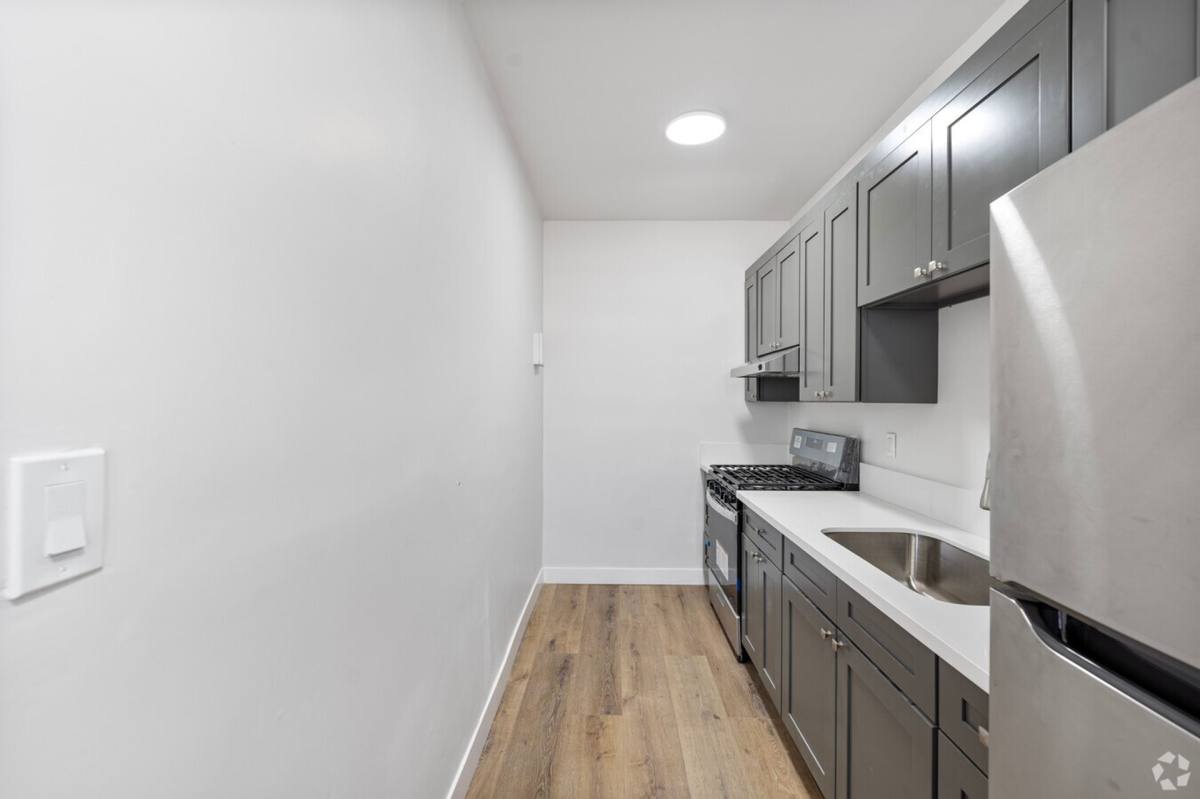 Apartment for rent at 247 S Alexandria, Los Angeles, CA 90004