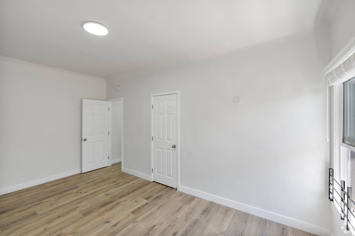Apartment for rent at 247 S Alexandria, Los Angeles, CA 90004