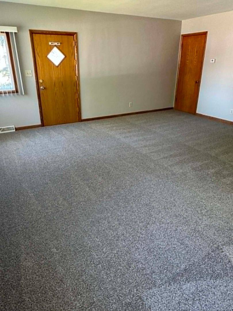 Apartment for rent at 1205-1207 Wisconsin St, Waterloo, IA 50702