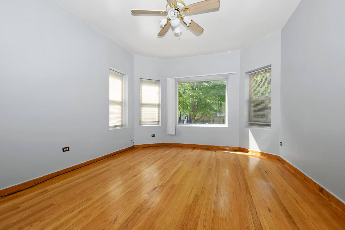 Apartment for rent at 6001-05 S Whipple, Chicago, IL 60629