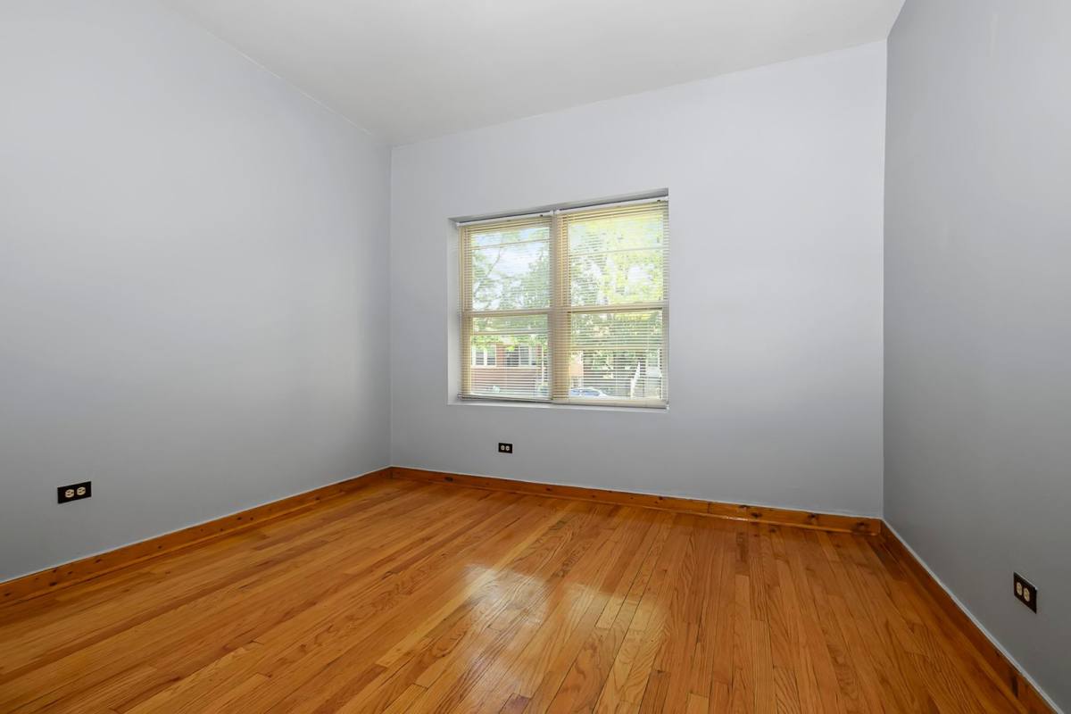 Apartment for rent at 6001-05 S Whipple, Chicago, IL 60629
