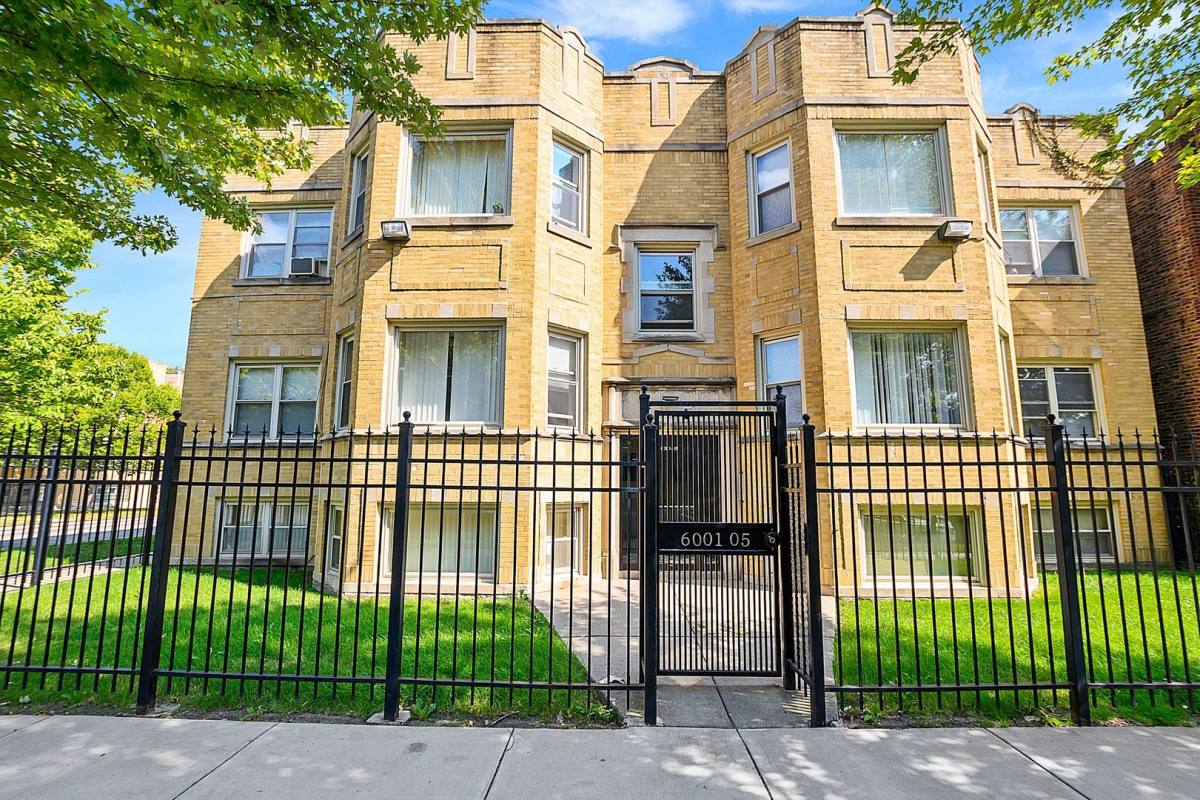 Apartment for rent at 6001-05 S Whipple, Chicago, IL 60629