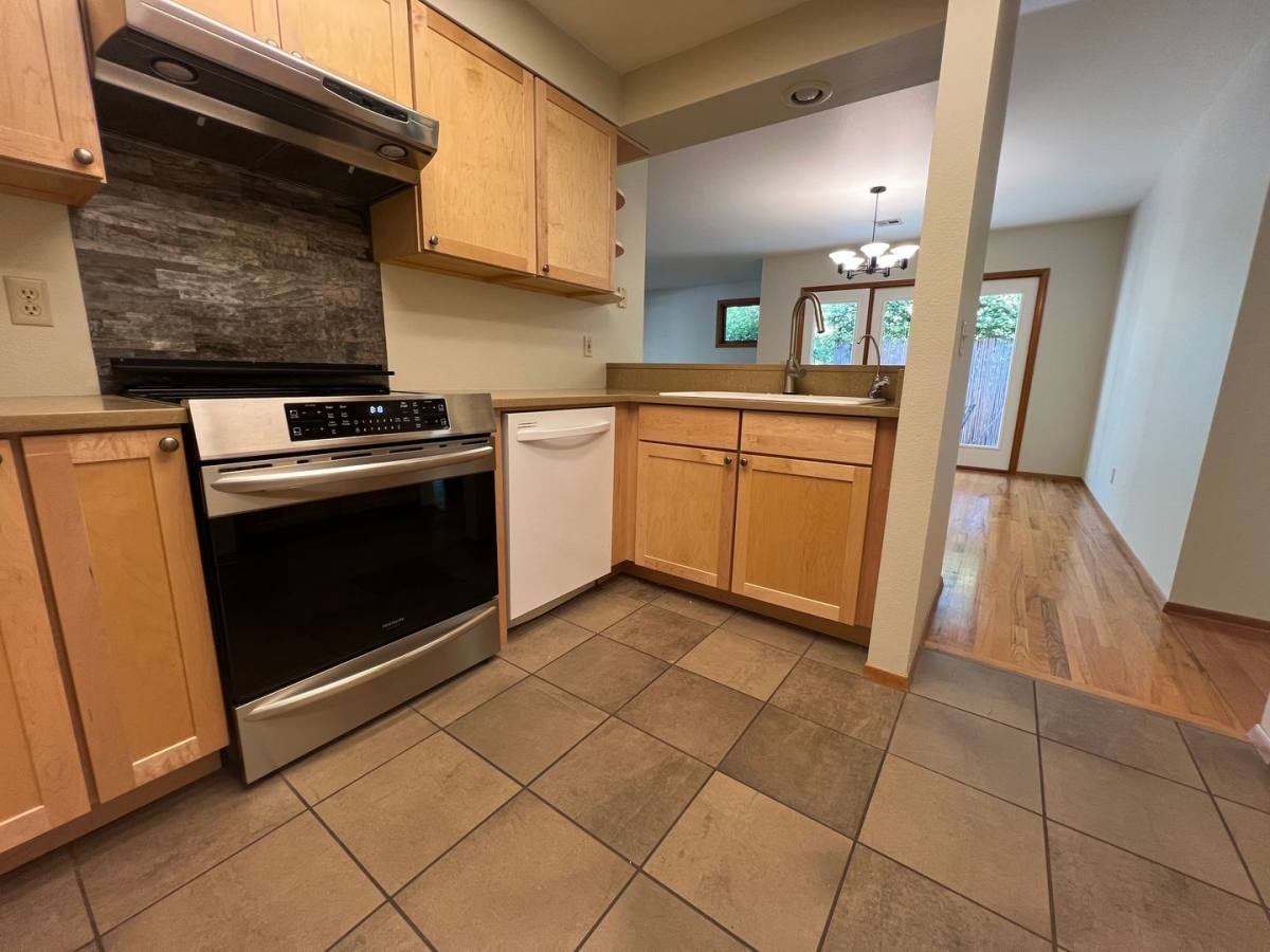 House for rent at 139 Wightman St, Ashland, OR 97520