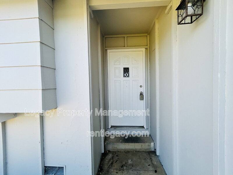 House for rent at 9012 Alderson Ave, Sacramento, CA 95826