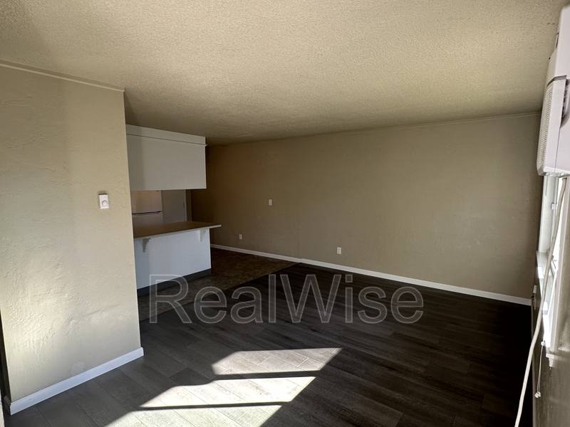 Apartment for rent at 719 SW Bridge St, Grants Pass, OR 97526