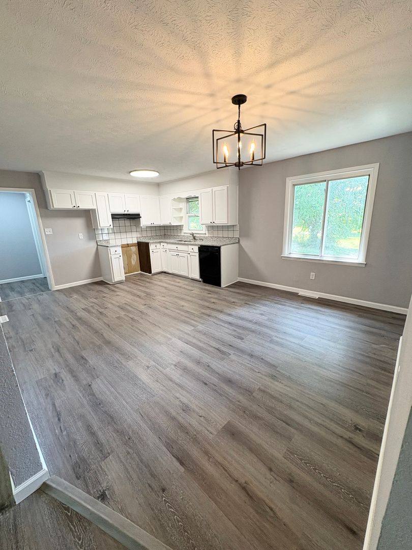 House for rent at 1004 N Dixie Highway, Cave City, KY 42127