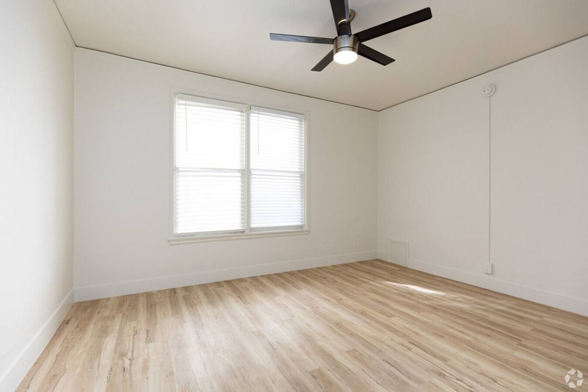Apartment for rent at 530 S Kingsley, Los Angeles, CA 90020