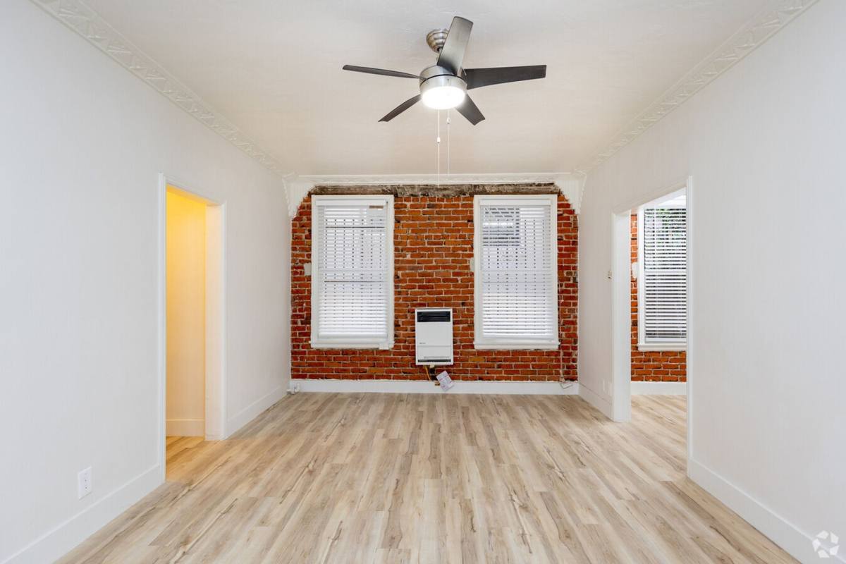 Apartment for rent at 530 S Kingsley, Los Angeles, CA 90020