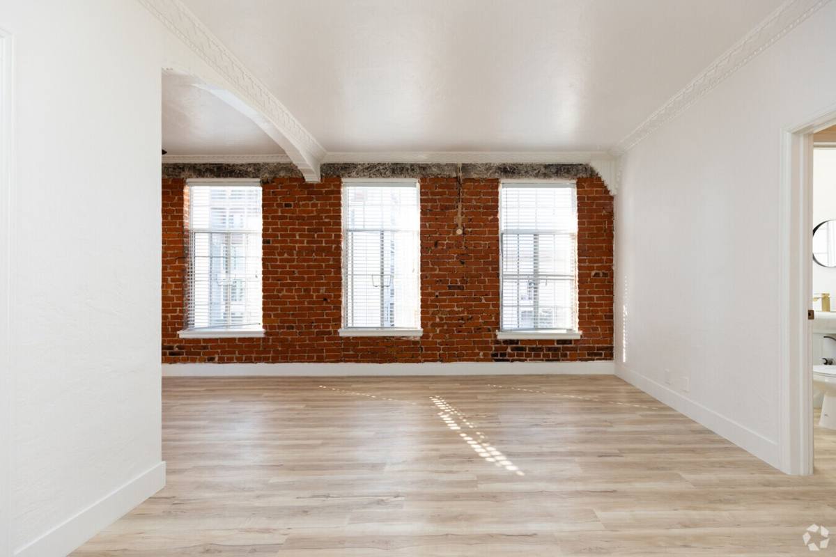 Apartment for rent at 530 S Kingsley, Los Angeles, CA 90020