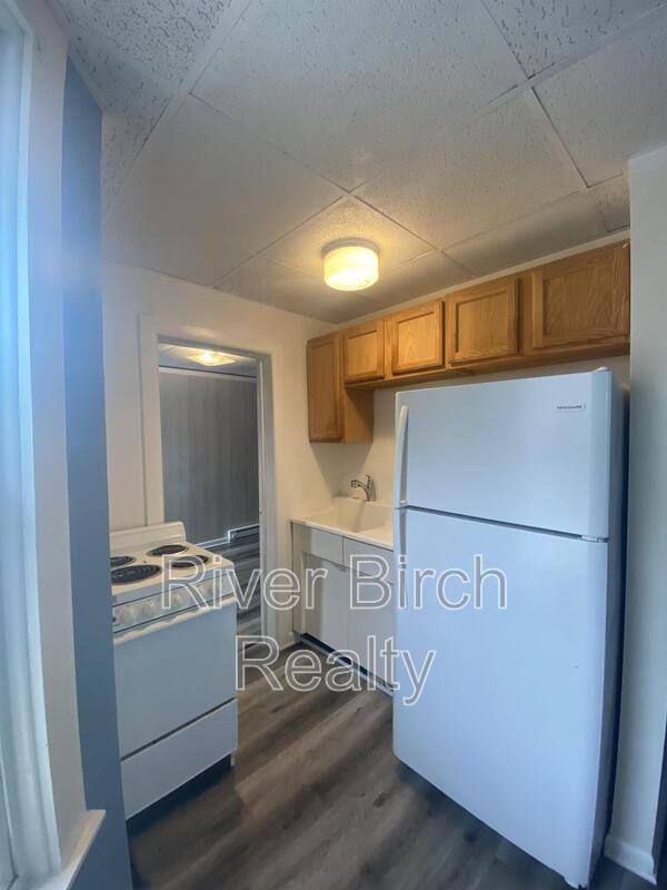 Apartment for rent at 909 S 8th St #4, Springfield, IL 62703