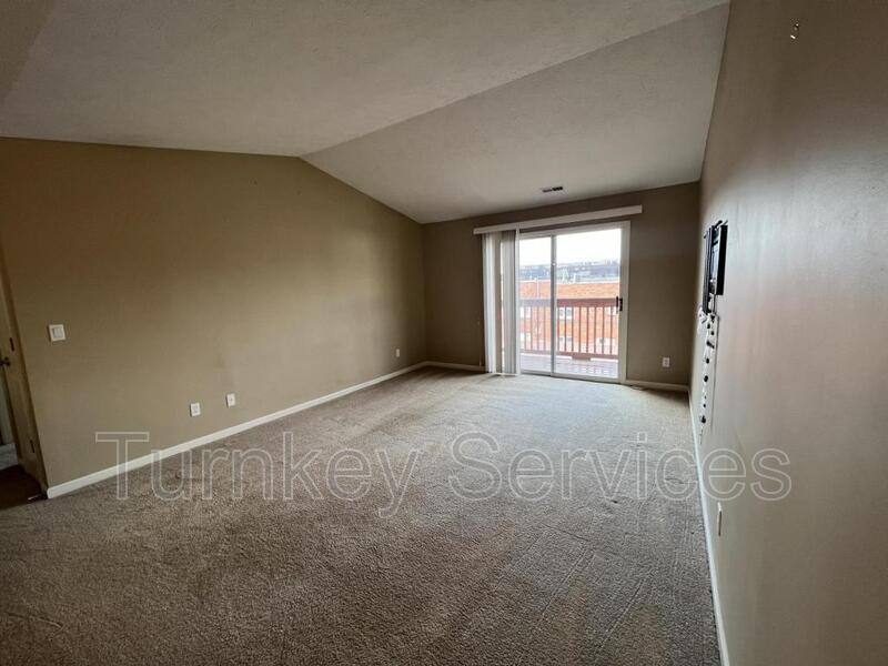 Condo for rent at 5016 California St #12, Omaha, NE 68132