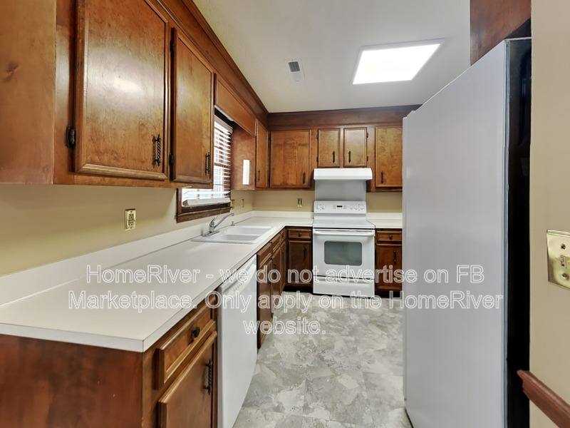 House for rent at 889 Twin Lakes Dr, Sumter, SC 29154