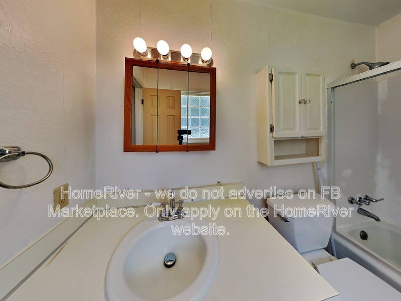 House for rent at 889 Twin Lakes Dr, Sumter, SC 29154