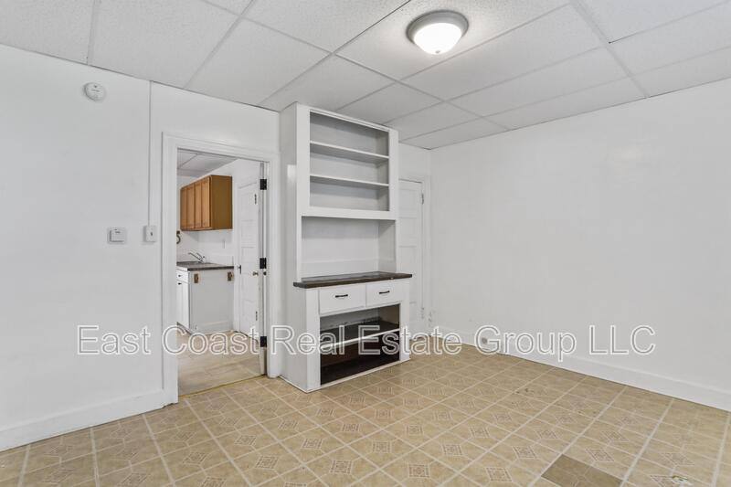 Apartment for rent at 207 N Mulberry St #2, Hagerstown, MD 21740