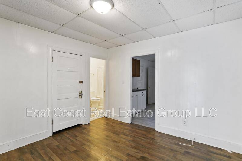 Apartment for rent at 207 N Mulberry St #2, Hagerstown, MD 21740
