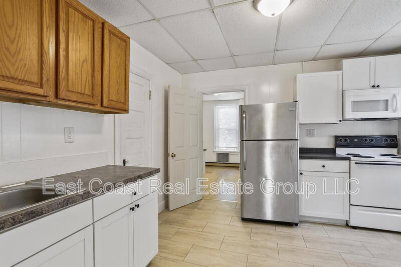 Apartment for rent at 207 N Mulberry St #2, Hagerstown, MD 21740