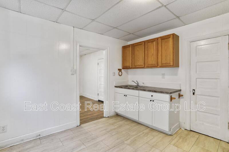 Apartment for rent at 207 N Mulberry St #2, Hagerstown, MD 21740