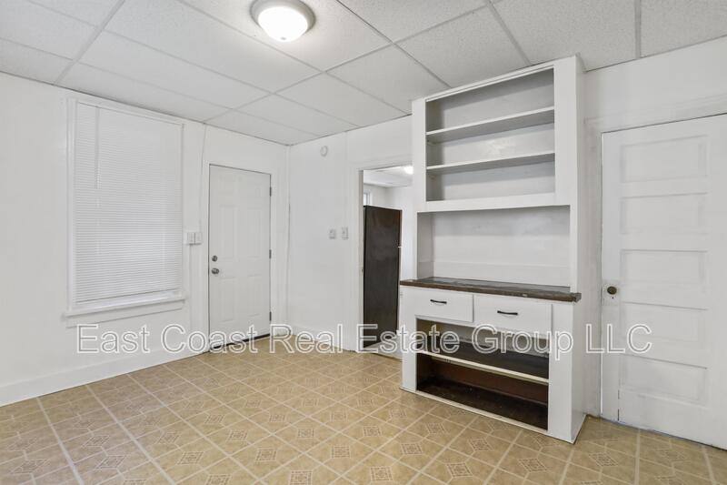 Apartment for rent at 207 N Mulberry St #2, Hagerstown, MD 21740