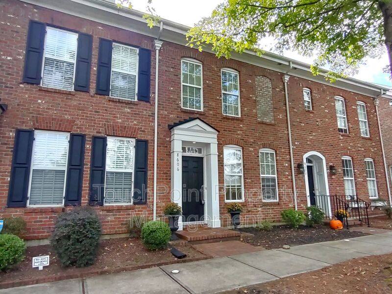 Townhouse for rent at 8606 Beaver Creek Dr, Charlotte, NC 28269