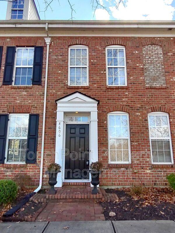 Townhouse for rent at 8606 Beaver Creek Dr, Charlotte, NC 28269