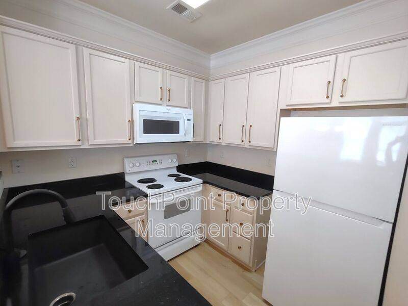 Townhouse for rent at 8606 Beaver Creek Dr, Charlotte, NC 28269