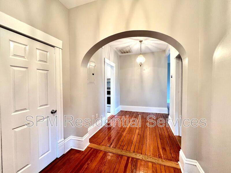 Apartment for rent at 102 N 17th St, Wilmington, NC 28401