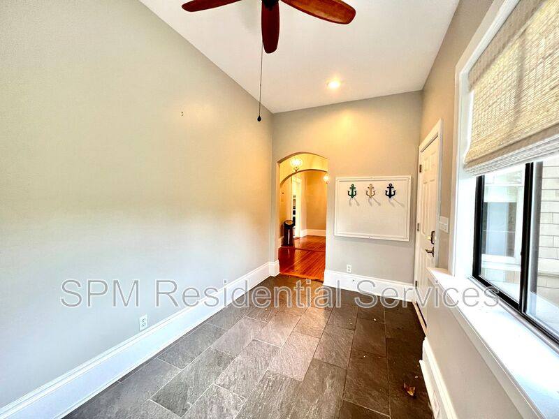 Apartment for rent at 102 N 17th St, Wilmington, NC 28401