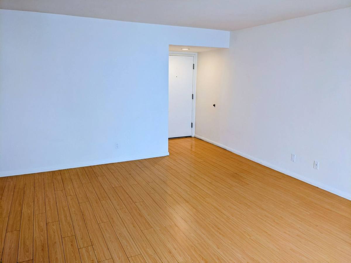 Apartment for rent at 11948 Darlington Ave, Los Angeles, CA 90049