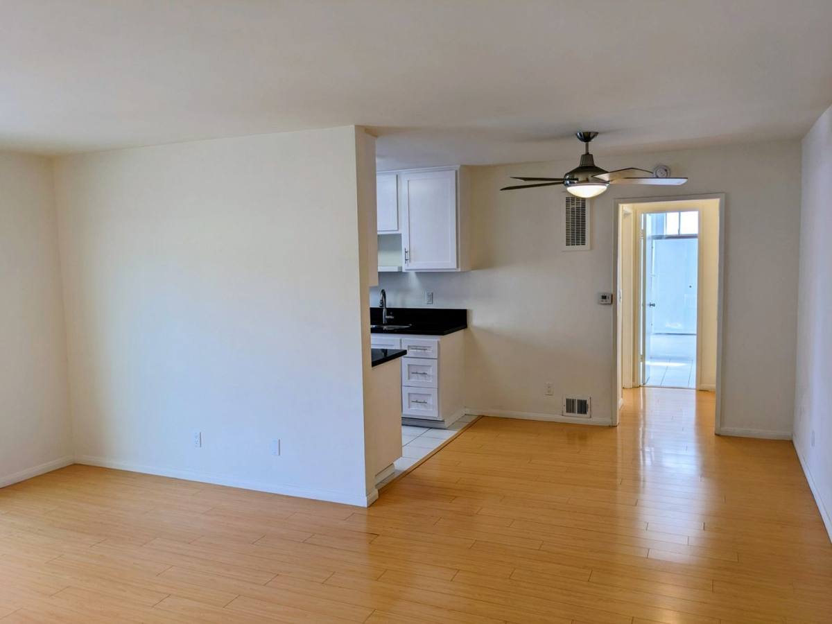 Apartment for rent at 11948 Darlington Ave, Los Angeles, CA 90049