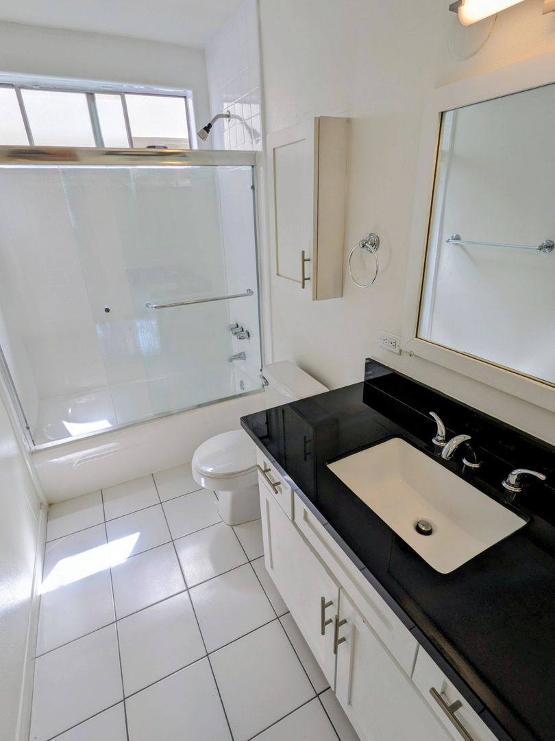Apartment for rent at 11948 Darlington Ave, Los Angeles, CA 90049